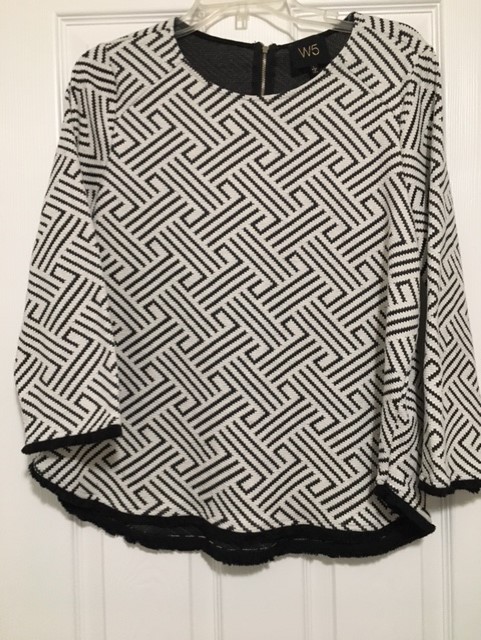 Black and White Polyester Top.  MFG - 5W